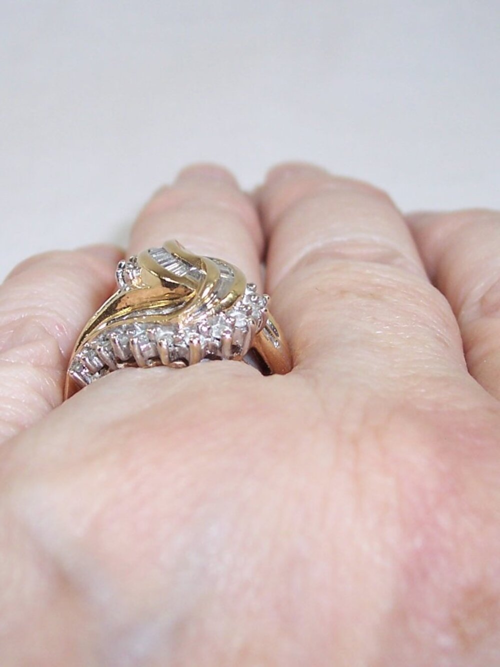10K Yellow Gold Diamond Swirl Cocktail Ring Round & Baguette Stones Size 7 - Picture 5 of 15